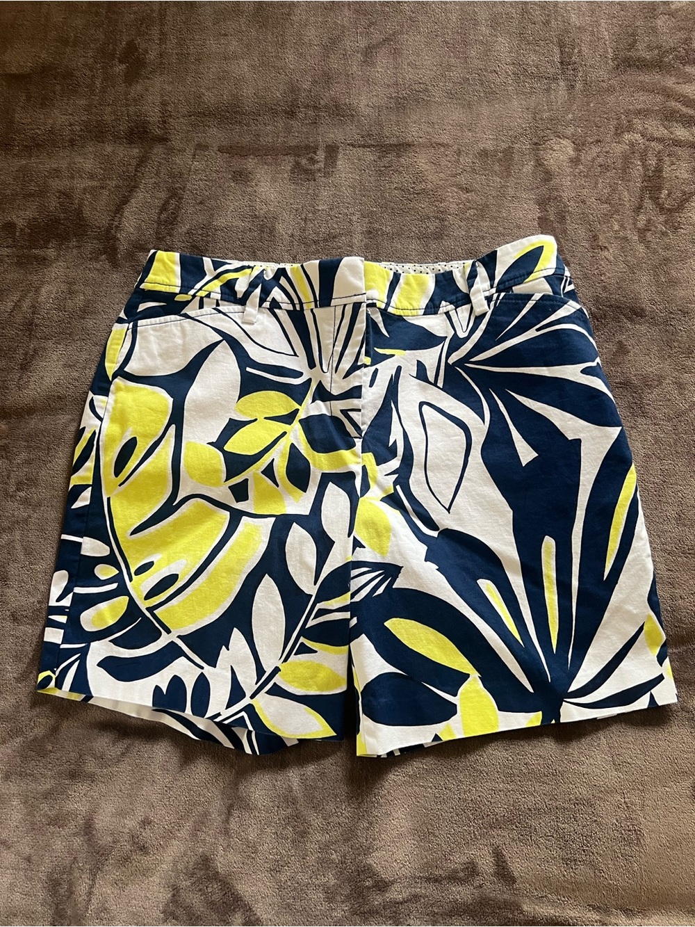 Talbots Navy, White & Yellow Tropical Print The Perfect Short 7”
